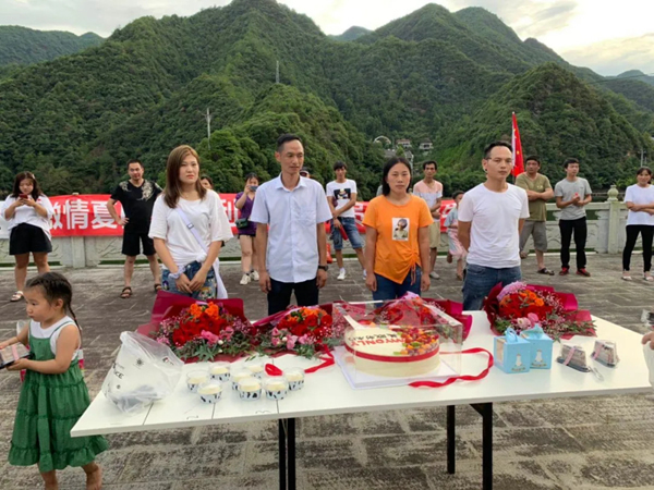 激情夏日，美歐利木門優(yōu)秀員工相約牛頭山?！