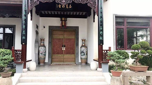 用一顆極致的心，做一道極簡(jiǎn)的門(mén)