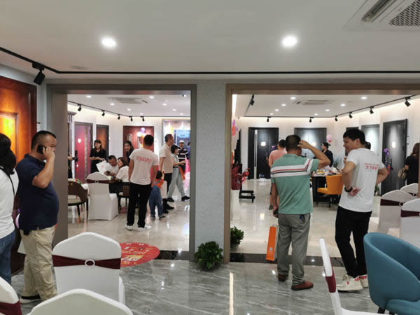 600㎡王力南寧新形象旗艦店，開業(yè)當(dāng)天業(yè)績就突破30萬