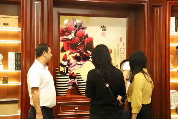 金秋十月碩果豐，新標(biāo)木門加盟簽約如火如荼！