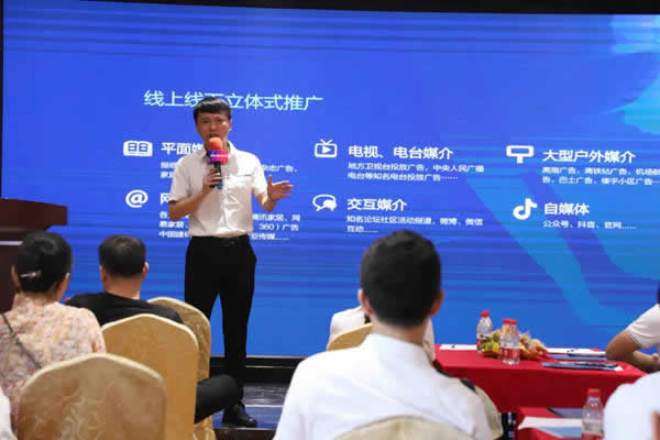 金秋十月碩果豐，新標(biāo)木門加盟簽約如火如荼！