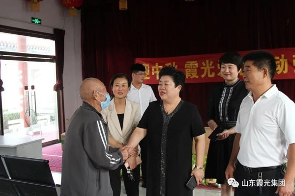 山東霞光集團(tuán)慰問敬老院并舉行捐贈(zèng)活動(dòng)