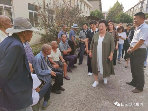 山東霞光集團(tuán)慰問敬老院并舉行捐贈(zèng)活動(dòng)