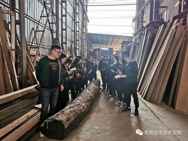 老緬皇家原木定制 | 貴陽以及武漢團(tuán)隊(duì)抵達(dá)重慶定制工廠進(jìn)行參觀學(xué)習(xí)交流