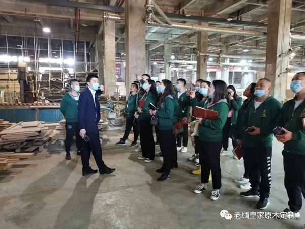 老緬皇家原木定制 | 貴陽以及武漢團(tuán)隊(duì)抵達(dá)重慶定制工廠進(jìn)行參觀學(xué)習(xí)交流