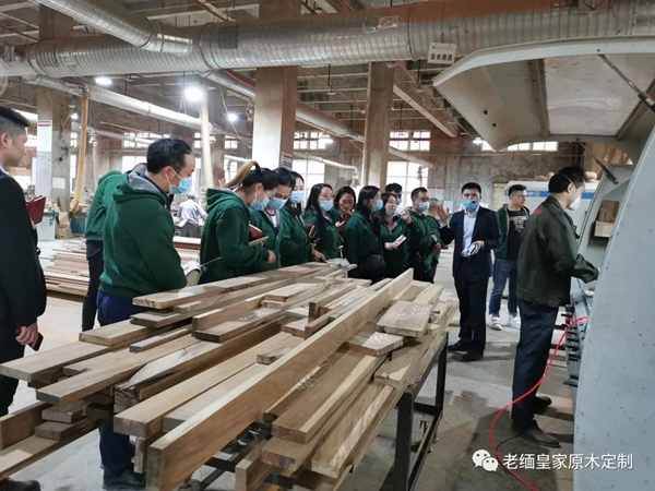 老緬皇家原木定制 | 貴陽以及武漢團(tuán)隊(duì)抵達(dá)重慶定制工廠進(jìn)行參觀學(xué)習(xí)交流