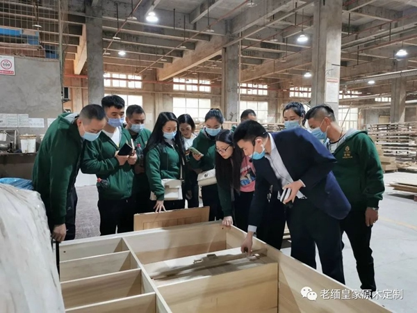 老緬皇家原木定制 | 貴陽以及武漢團(tuán)隊(duì)抵達(dá)重慶定制工廠進(jìn)行參觀學(xué)習(xí)交流