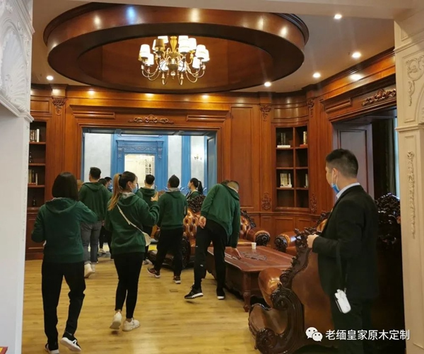 老緬皇家原木定制 | 貴陽以及武漢團(tuán)隊(duì)抵達(dá)重慶定制工廠進(jìn)行參觀學(xué)習(xí)交流