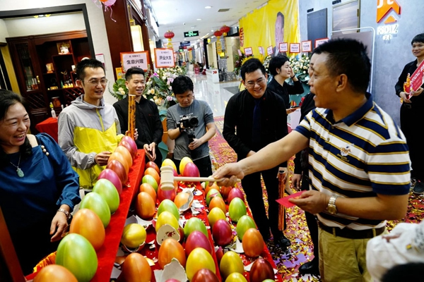 帝贊深圳龍崗店盛大開業(yè)！專業(yè)定制輕奢鋁木門