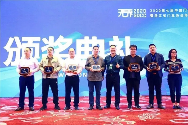 傳承家居工匠精神 喬治伯爵斬獲業(yè)界“木作工匠獎(jiǎng)”