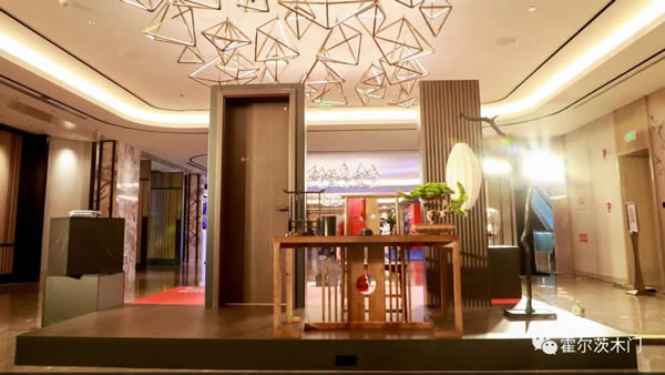 突破空間局限，呈現(xiàn)雙面美學(xué)，霍爾茨雙面雙色T型門成CBDA人氣爆款 