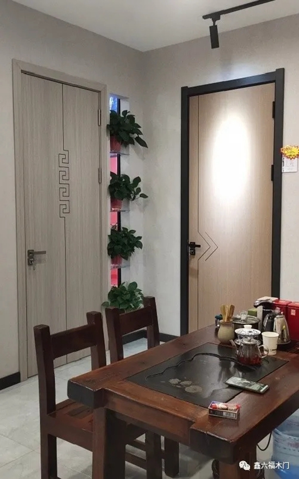 鑫六福木門內蒙古包頭專賣店：打造團隊 不斷求變