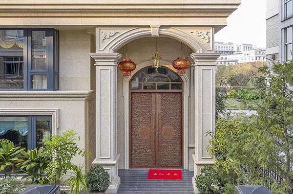 我“門”堅(jiān)持自身的品質(zhì)，用心贏得未來