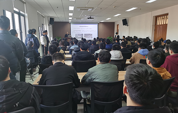 企業(yè)家進(jìn)課堂，研究生收益大