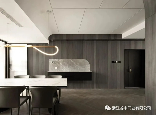 谷豐木門為你展現(xiàn)簡約不簡單的時尚美