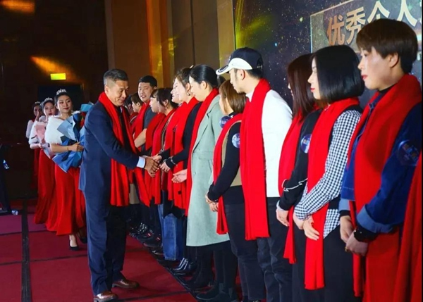 郁林木業(yè)集團2021年全國經(jīng)銷商大會暨2021設(shè)計發(fā)布會圓滿召開
