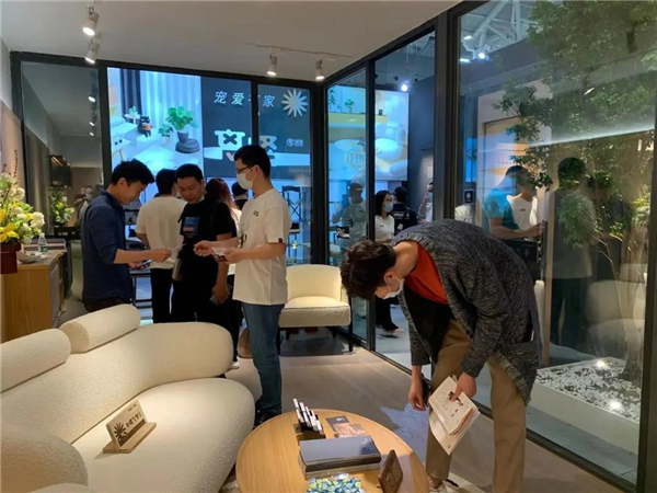 潤成創(chuàng)展丨新品“離騷”亮相深圳設計周