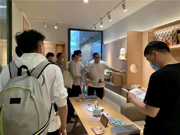 潤成創(chuàng)展丨新品“離騷”亮相深圳設計周