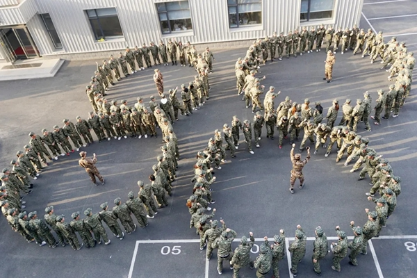 三峰家居舉行2021年度軍訓(xùn)活動