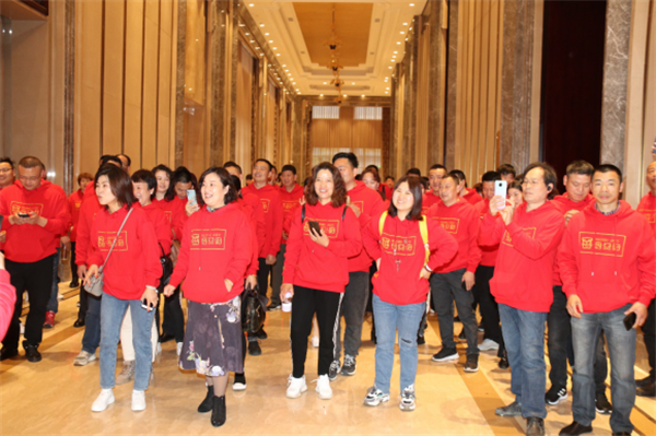 群喜木門：“銳意革新,礪行致遠(yuǎn)”2021年優(yōu)秀經(jīng)銷商峰會舉辦