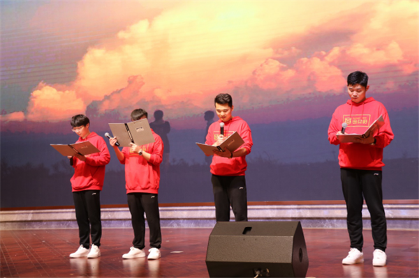 群喜木門：“銳意革新,礪行致遠(yuǎn)”2021年優(yōu)秀經(jīng)銷商峰會舉辦