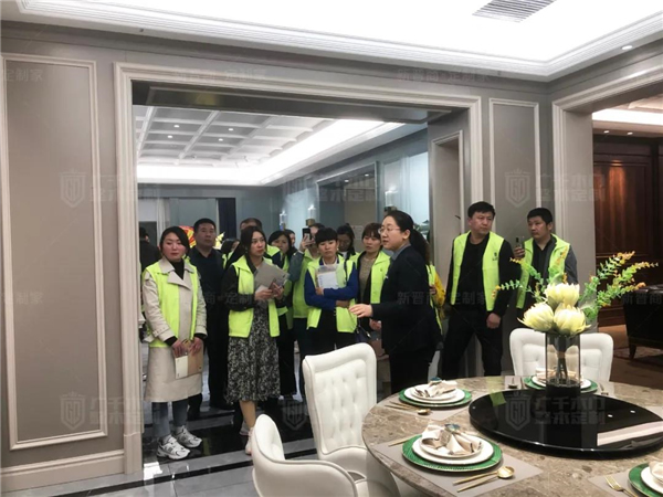 廣千木門整木定制：廣千商學院2104班圓滿結(jié)束！