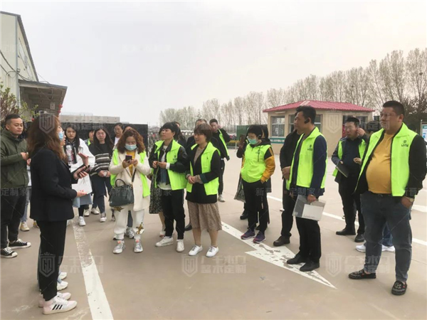 廣千木門整木定制：廣千商學院2104班圓滿結(jié)束！