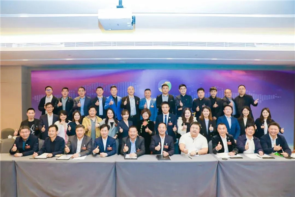 金迪木門當(dāng)選全國工商聯(lián)家具裝飾業(yè)商會第五屆理事會常務(wù)理事！