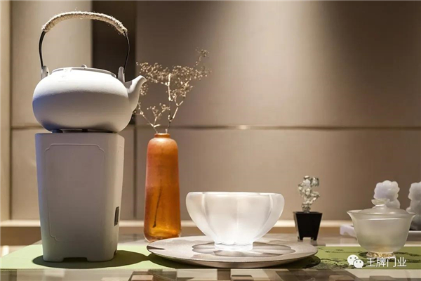 世紀(jì)王牌全屋定制：茶色悠然，新派雅趣！