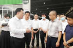 黃岡市委副書記、代市長李軍杰一行蒞臨千川木門視察調(diào)研