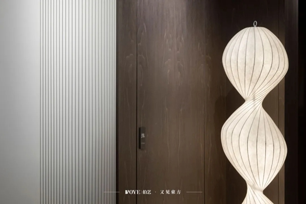 伯藝木門(mén)|客廳＆餐廳，生活的“輕”與“重”