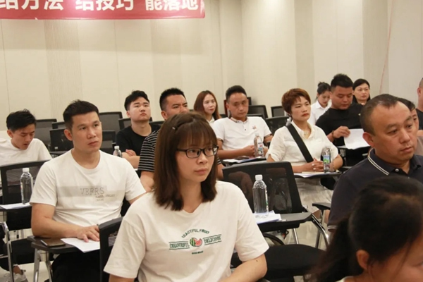 歐麗亞木門第八期新加盟經(jīng)銷商培訓(xùn)會(huì)圓滿結(jié)束！