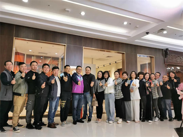 潤成創(chuàng)展組織意向客戶蒞臨西北營銷中心參觀交流