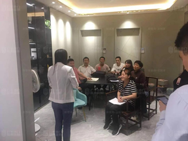 廣千木門整木定制商學(xué)院金牌團隊賦能行動【山東站】圓滿告捷