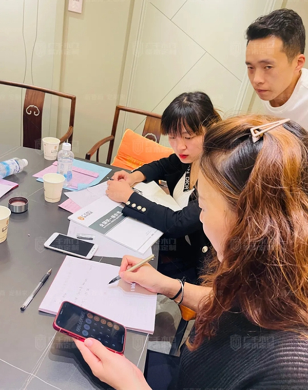 廣千木門整木定制商學(xué)院金牌團隊賦能行動【山東站】圓滿告捷