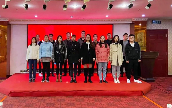 鼎薩木業(yè)能量拓展營——展鼎薩風采，聚團隊合力