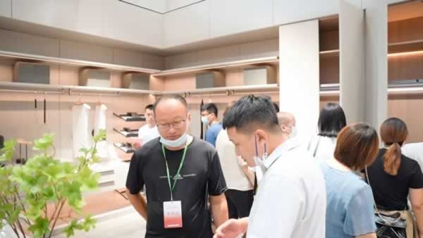 簡一家居