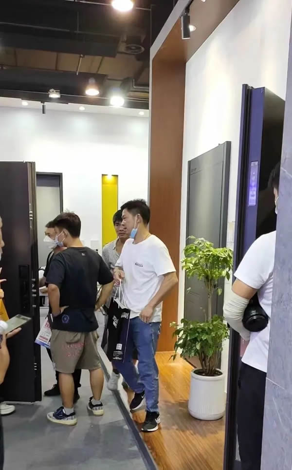 索福木門 | 直擊現(xiàn)場，SOFU.金域門博會首日反響熱烈，精彩紛呈！