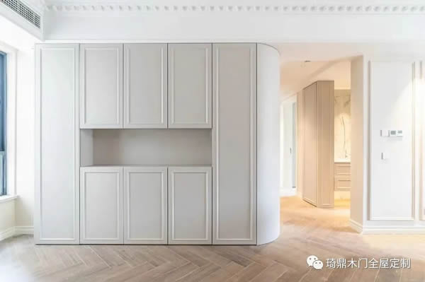 琦鼎木門 |? 轉角弧形柜，拿捏高級與美感。