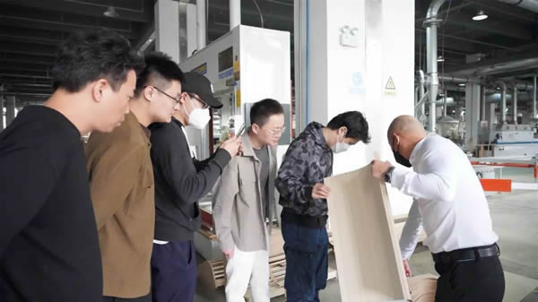 NEWS丨熱烈歡迎南京精英設(shè)計(jì)師蒞臨尚佰高定考察交流