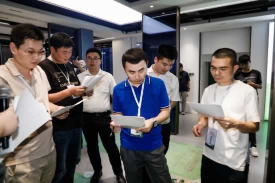安裝師傅輕松月入3萬5？滑師傅長沙技能大賽順利舉行
