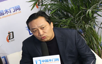 新鴻楓木門：運用互聯(lián)網(wǎng)讓企業(yè)穩(wěn)步發(fā)展