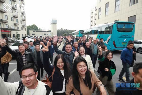 高定家居人齊聚中國(guó)·海安 ,聚焦新勢(shì)能，謀局新能量！