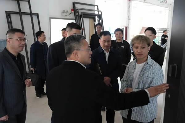 博邦門業(yè) | 熱烈歡迎溫州市甌海區(qū)領導蒞臨指導