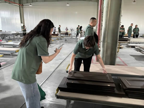 砥礪奮戰(zhàn)·巔峰聚首|春天木門及整家定制經(jīng)銷商閃耀永康！