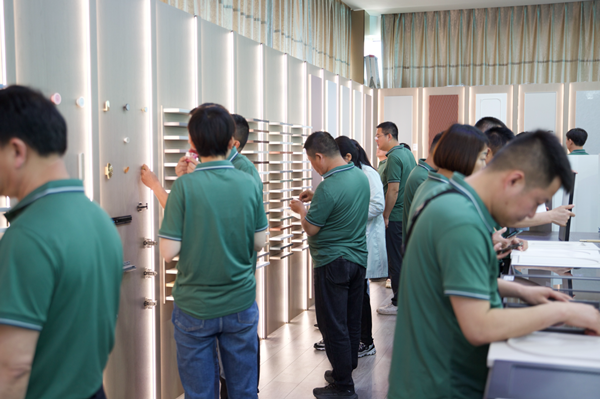 砥礪奮戰(zhàn)·巔峰聚首|春天木門及整家定制經(jīng)銷商閃耀永康！