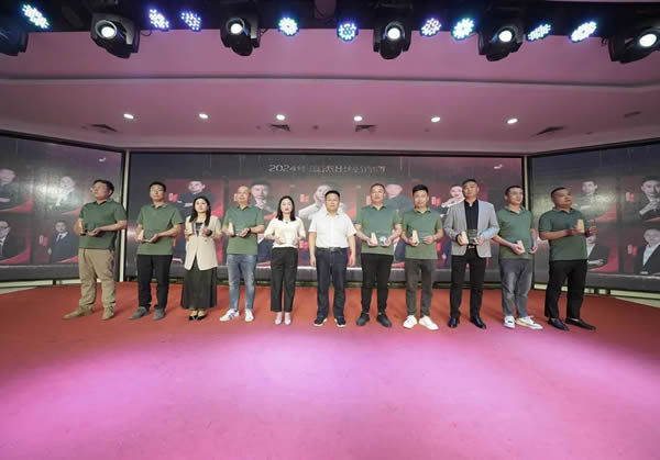 砥礪奮戰(zhàn)·巔峰聚首|春天木門及整家定制經(jīng)銷商閃耀永康！