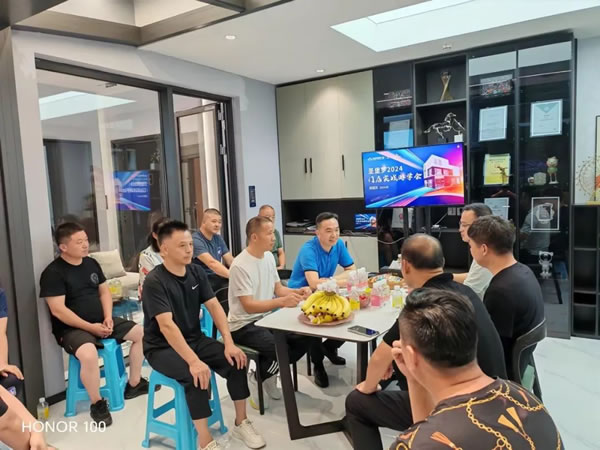 攜手經(jīng)銷商游學(xué)探店！共賀多地新店“圣”勢綻放！