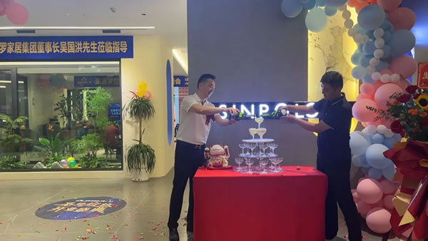 攜手經(jīng)銷商游學(xué)探店！共賀多地新店“圣”勢綻放！