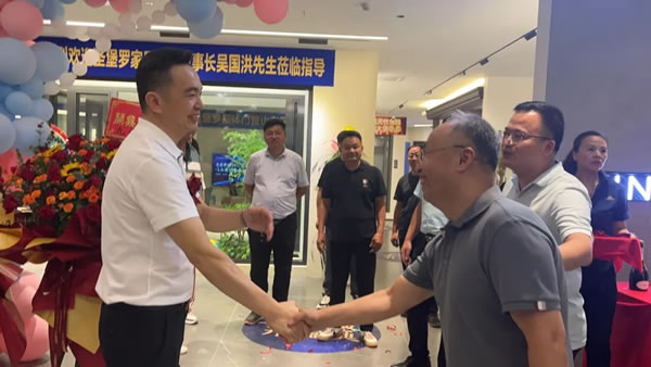攜手經(jīng)銷商游學(xué)探店！共賀多地新店“圣”勢綻放！